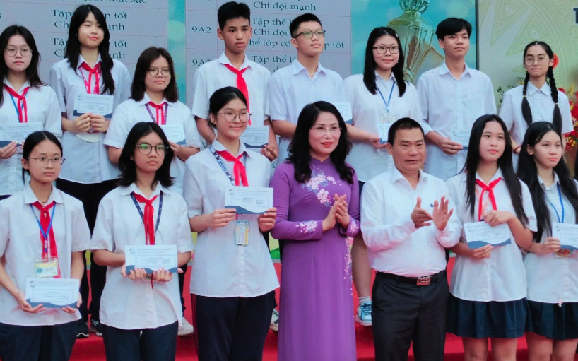 Hiệu trưởng xúc động nhắn nhủ học sinh trước kỳ thi lớp 10