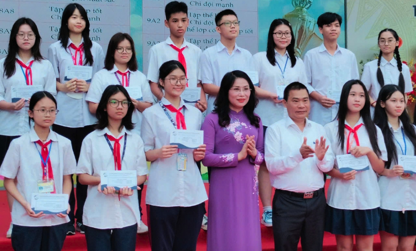 Hiệu trưởng x&uacute;c động nhắn nhủ học sinh trước kỳ thi lớp 10- Ảnh 1.