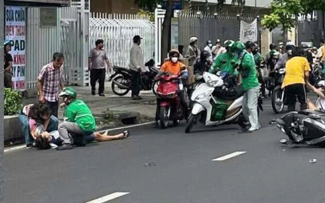 TP HCM: Tai nạn liên hoàn giữa ô tô và nhiều xe máy