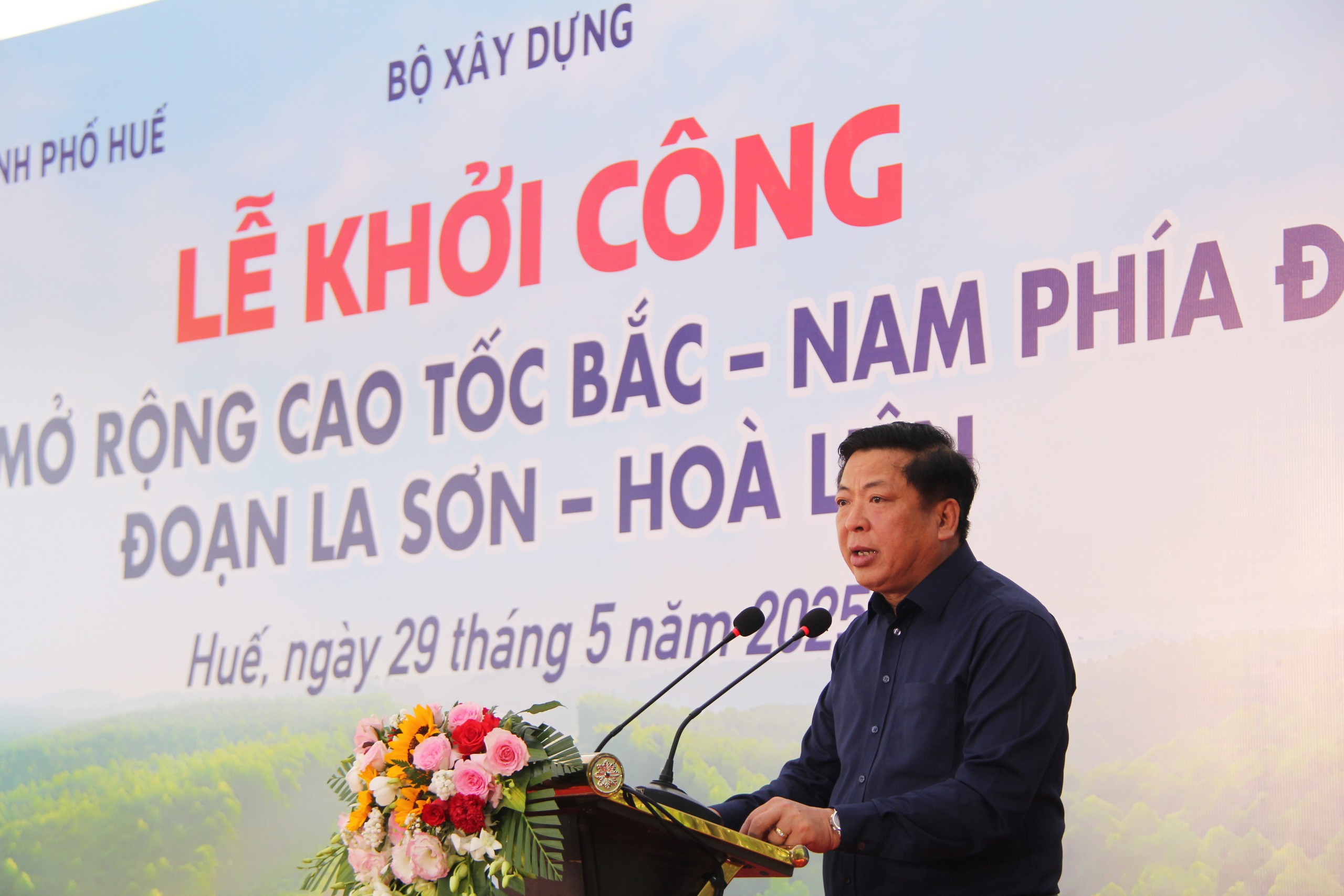 Khởi c&ocirc;ng dự &aacute;n mở rộng cao tốc La Sơn &ndash; H&ograve;a Li&ecirc;n, tổng vốn đầu tư hơn 3.000 tỉ đồng- Ảnh 1.