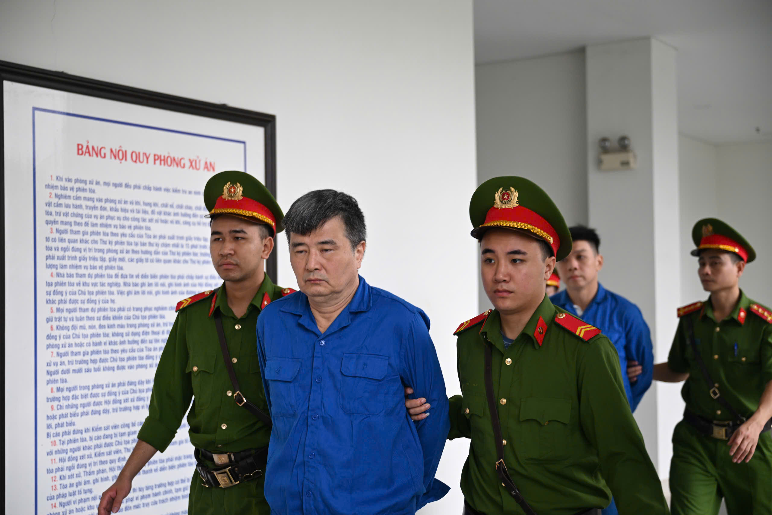 Cựu vụ phó Nguyễn Lộc An lĩnh thêm án 11 năm tù - Ảnh 1.