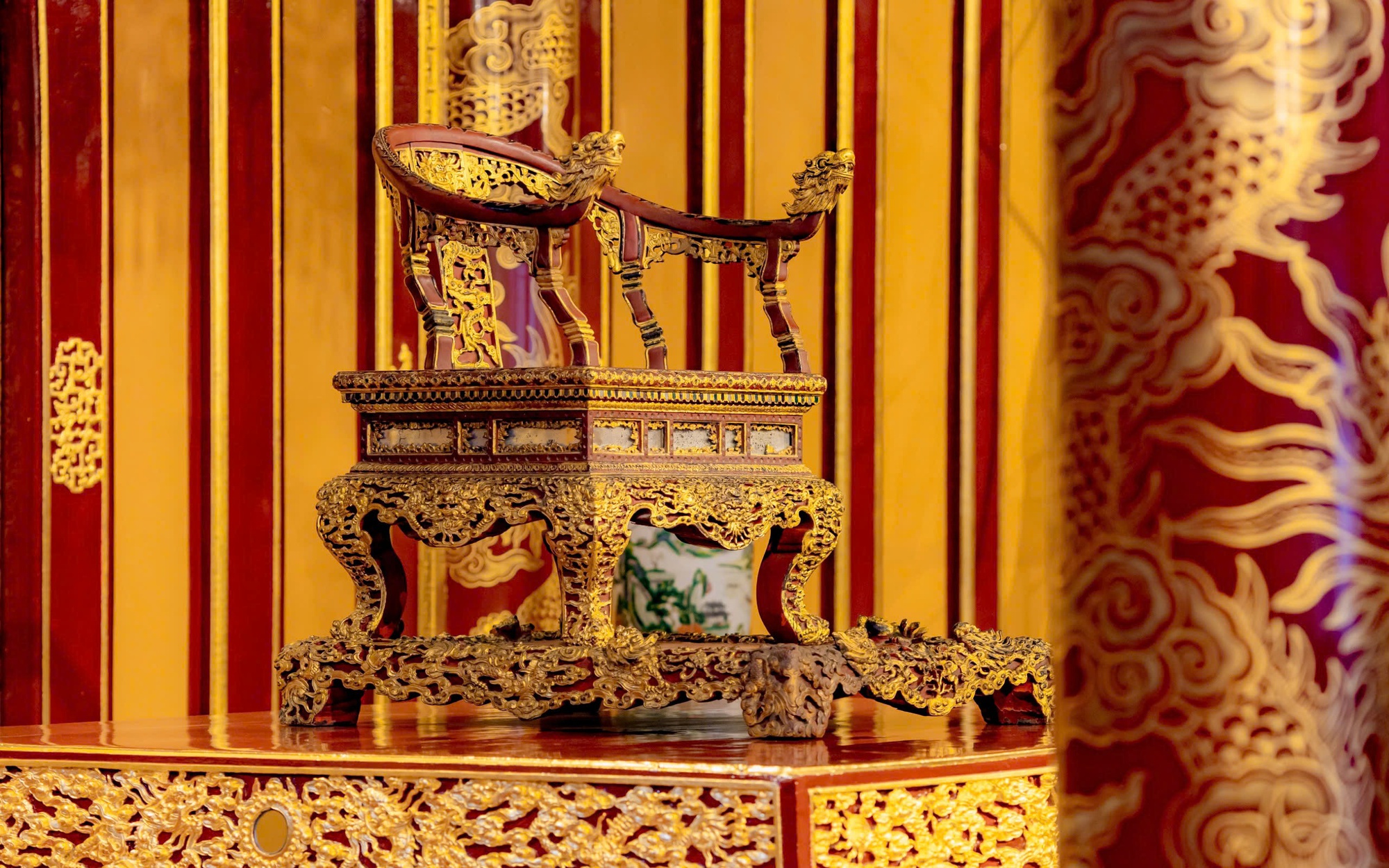 Tiết lộ tình trạng “Ngai vua triều Nguyễn” cách đây 26 năm