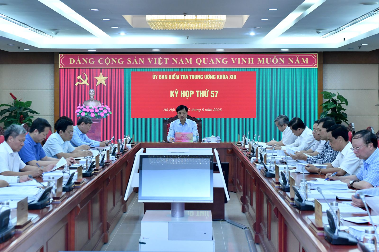 Ủy ban Kiểm tra Trung ương kỷ luật cảnh c&aacute;o Thứ trưởng Bộ Gi&aacute;o dục v&agrave; Đ&agrave;o tạo - Ảnh 1.
