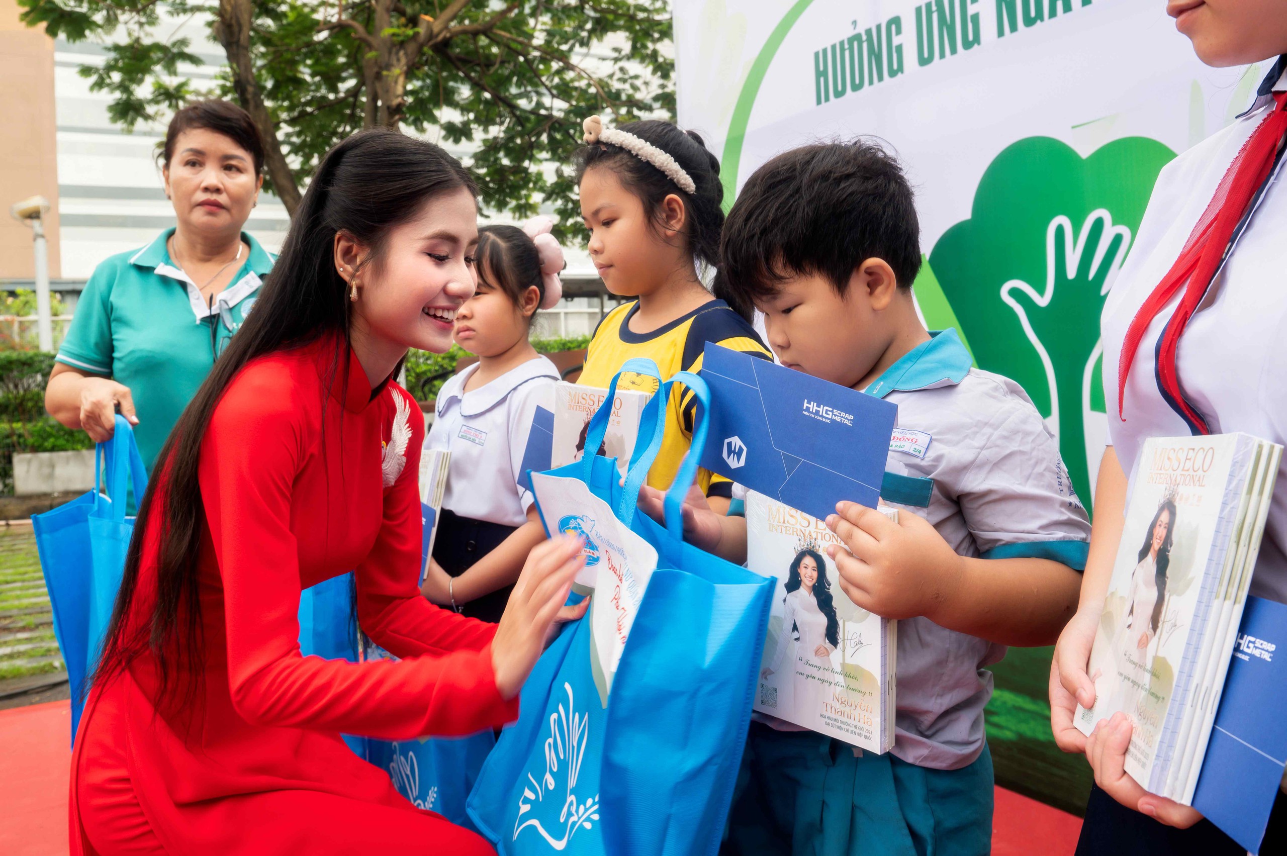 Hoa hậu Nguyễn Thanh H&agrave; tham gia lễ ph&aacute;t động Tết trồng c&acirc;y đời đời nhớ ơn B&aacute;c Hồ   - Ảnh 2.