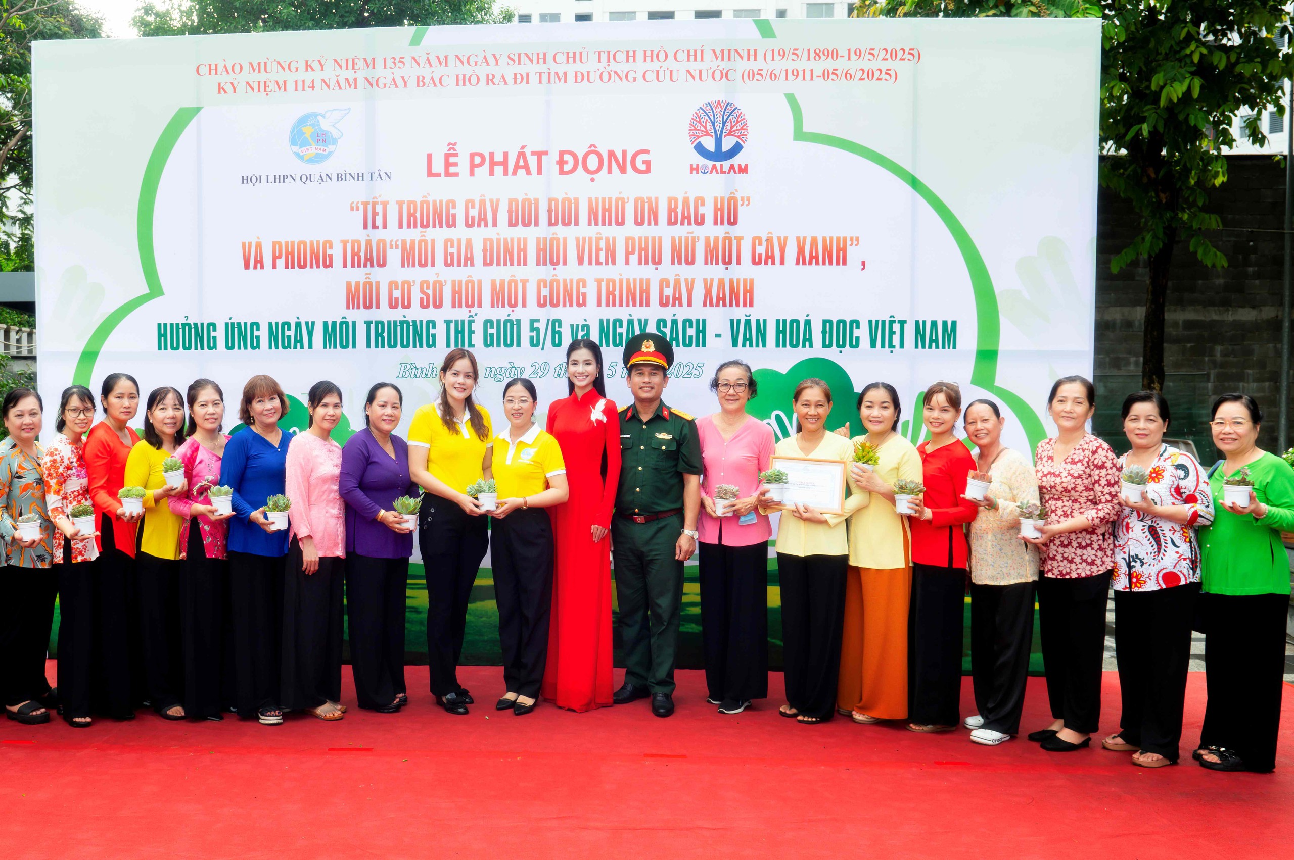 Hoa hậu Nguyễn Thanh H&agrave; tham gia lễ ph&aacute;t động Tết trồng c&acirc;y đời đời nhớ ơn B&aacute;c Hồ   - Ảnh 3.
