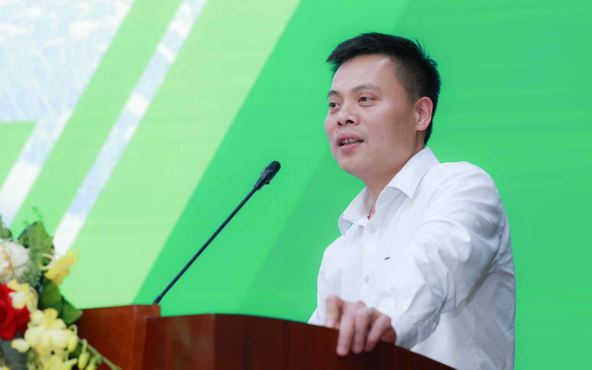 Năng lượng tái tạo gặp khó, thị trường điện vẫn dựa vào một người mua là EVN