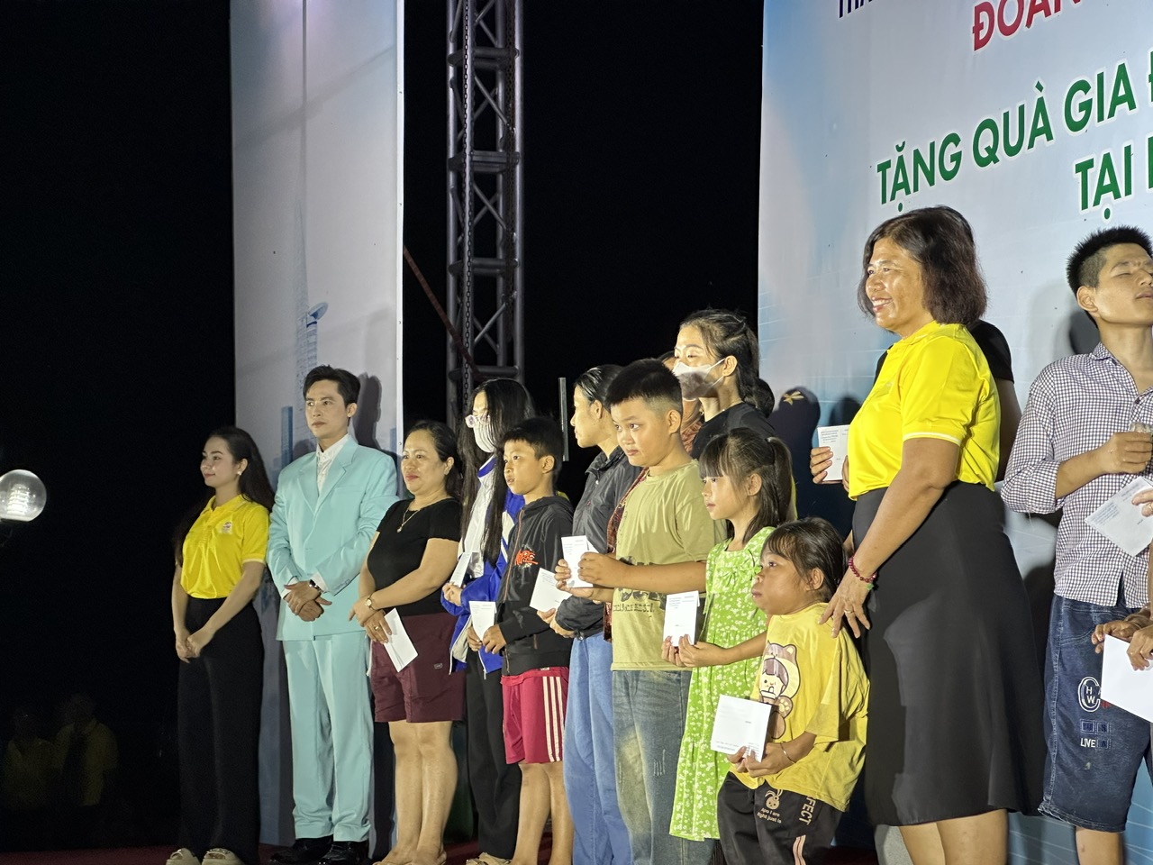 H&agrave;nh tr&igrave;nh về nguồn thấm đẫm nghĩa t&igrave;nh tại huyện Ia Grai, Gia Lai- Ảnh 2.