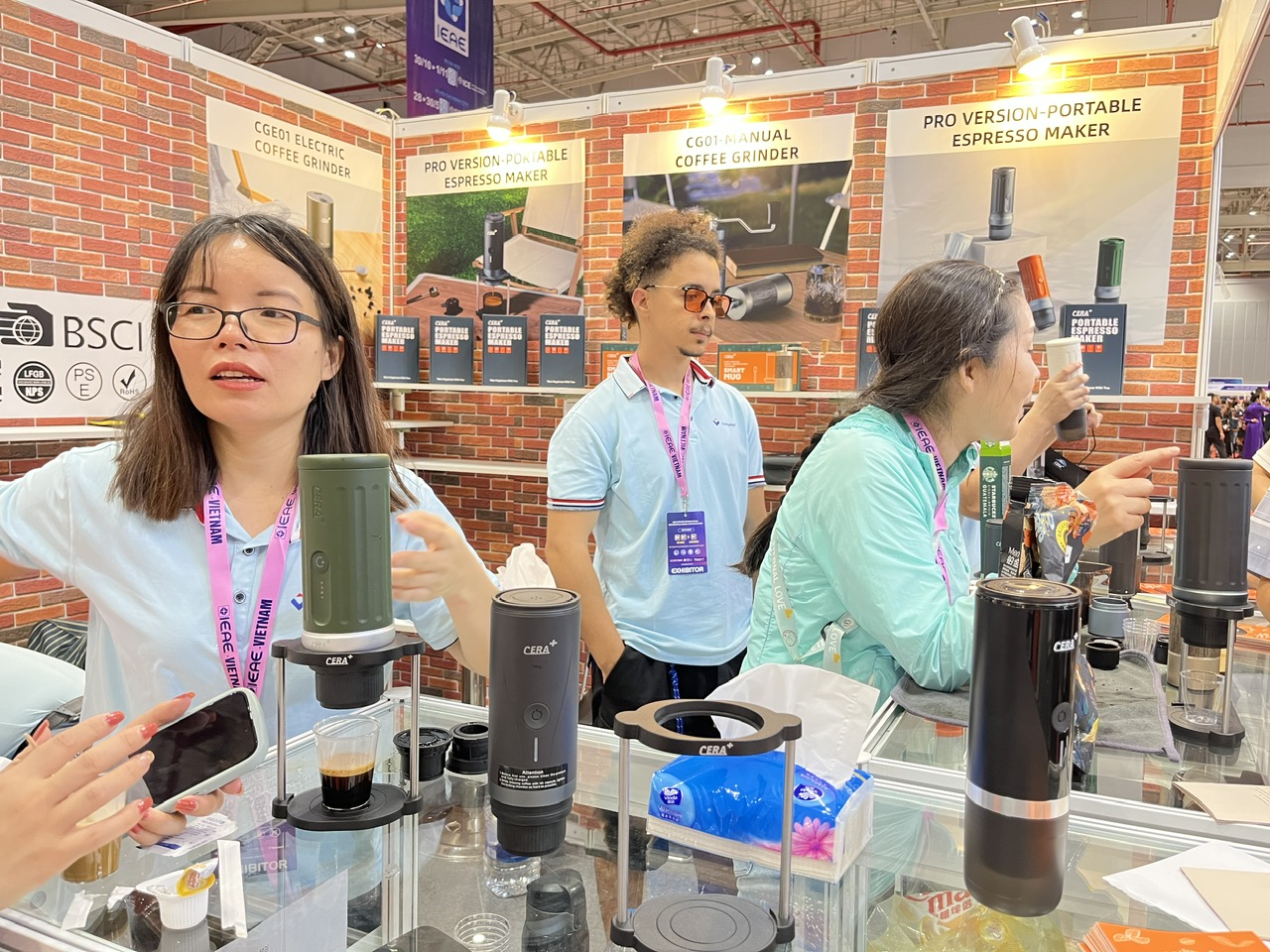 Tr&agrave;n ngập phụ kiện Trung Quốc tại Triển l&atilde;m Quốc tế Điện tử v&agrave; Thiết bị th&ocirc;ng minh Việt Nam 2025- Ảnh 6.
