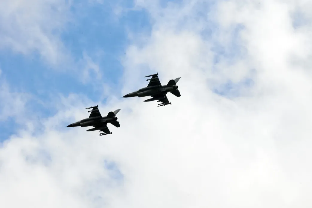 Ukraine nhận tin vui về ti&ecirc;m k&iacute;ch F-16 từ Mỹ- Ảnh 1.