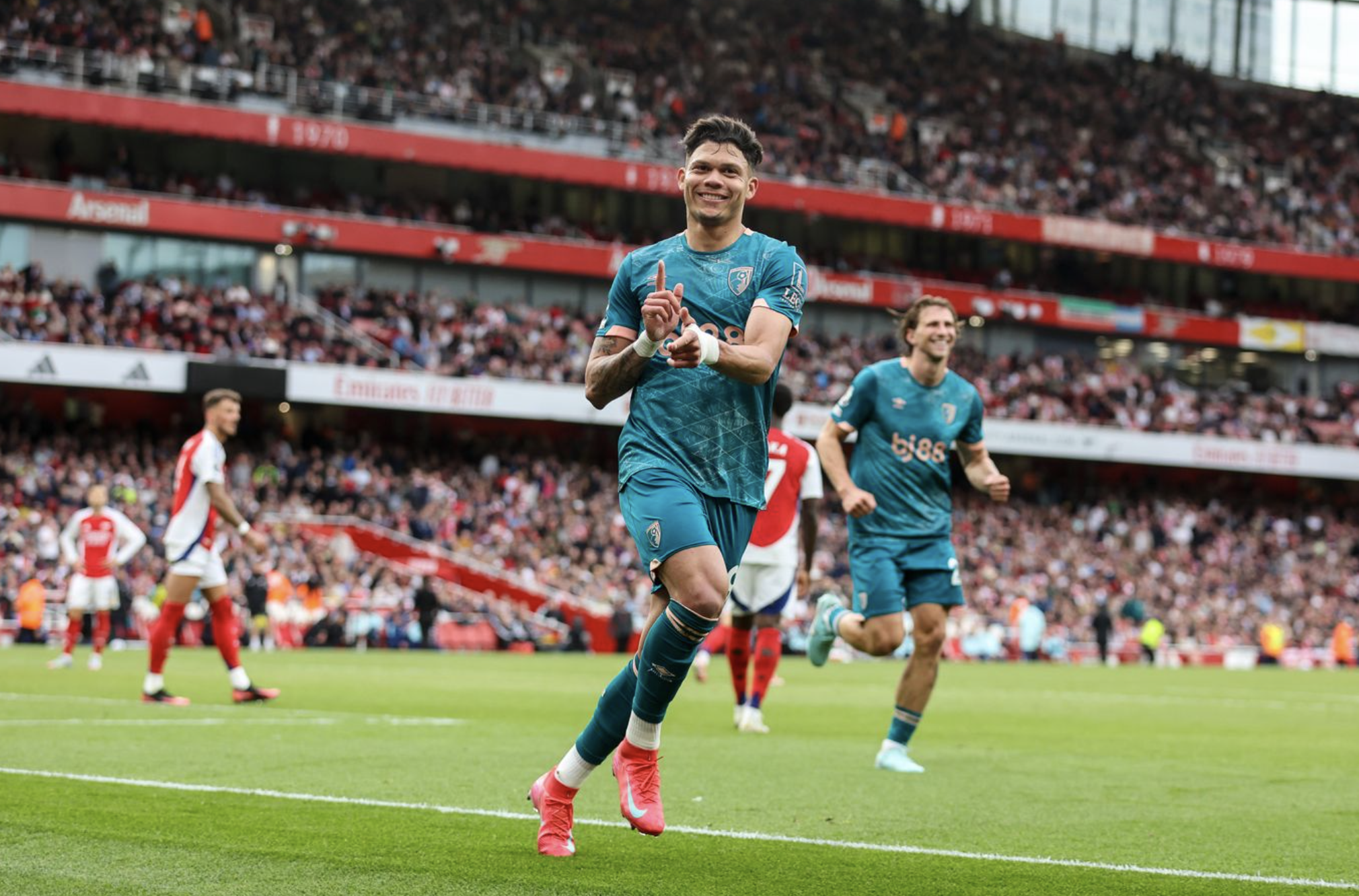 Arsenal thua sốc Bournemouth, lo mất ng&ocirc;i nh&igrave; Ngoại hạng- Ảnh 6.