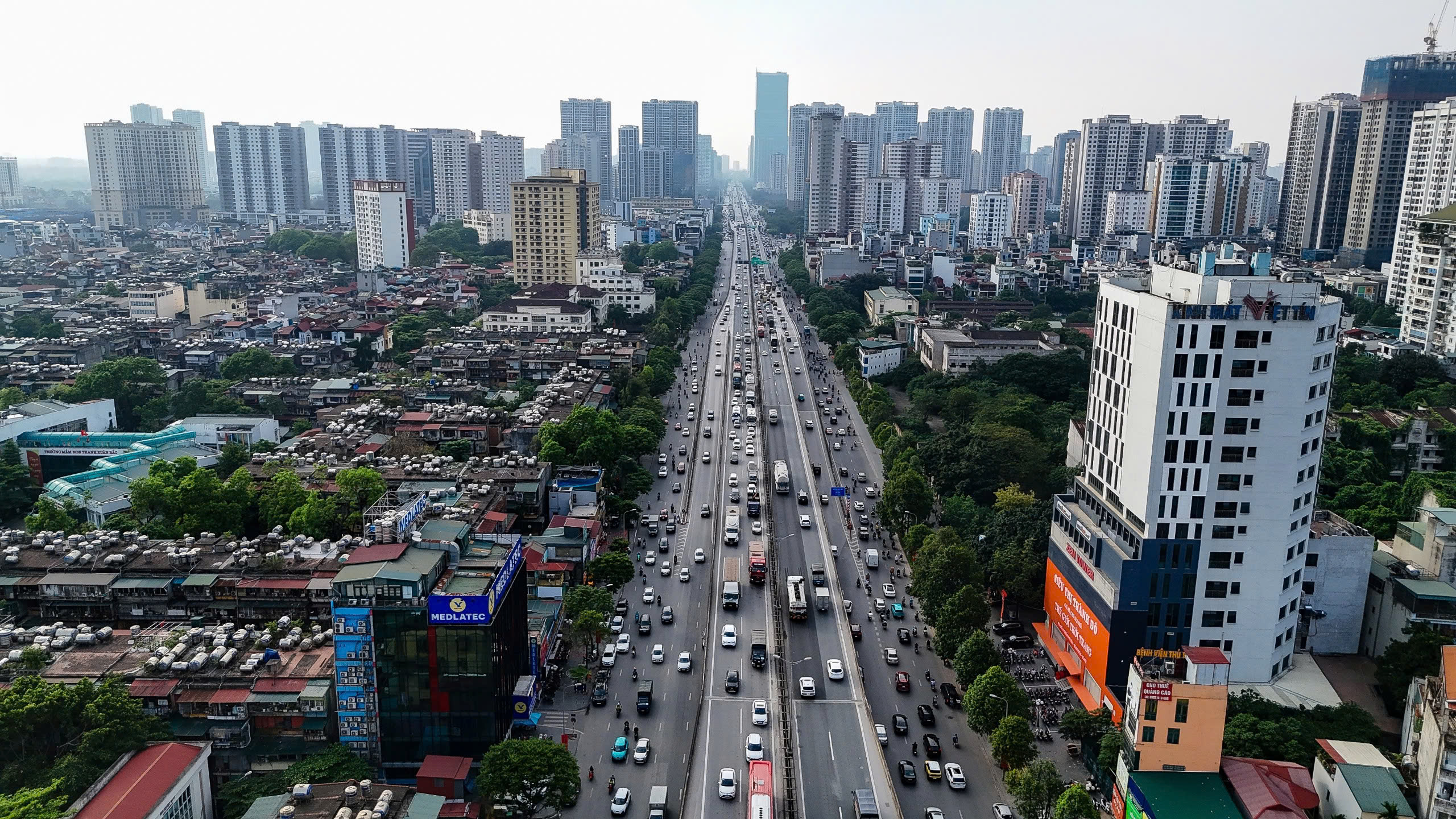 Chưa hết ng&agrave;y nghỉ lễ, xe &ocirc; t&ocirc; đ&atilde; &ugrave;n &ugrave;n trở về H&agrave; Nội, c&aacute;c cửa ng&otilde; thủ đ&ocirc; tắc nghẽn h&agrave;ng km- Ảnh 8.