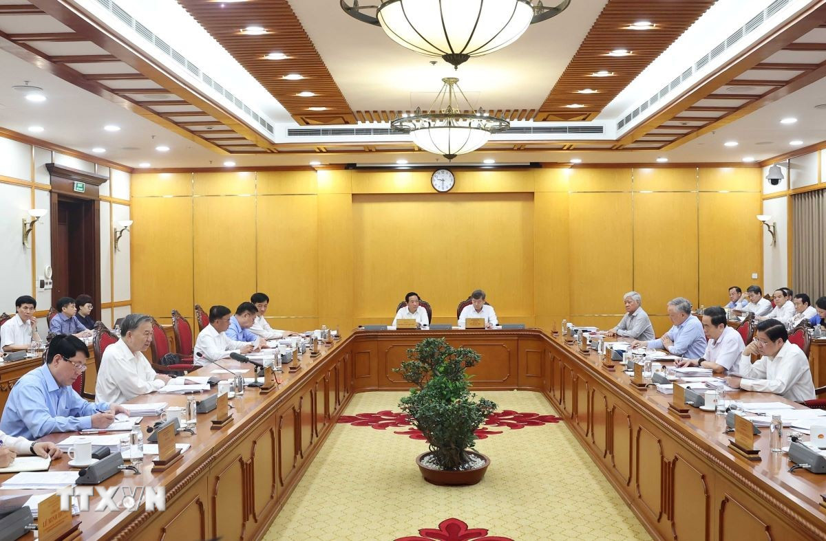Tổng B&iacute; thư T&ocirc; L&acirc;m chủ tr&igrave; họp về sắp xếp tổ chức 
bộ m&aacute;y v&agrave; đơn vị h&agrave;nh ch&iacute;nh c&aacute;c cấp- Ảnh 4.