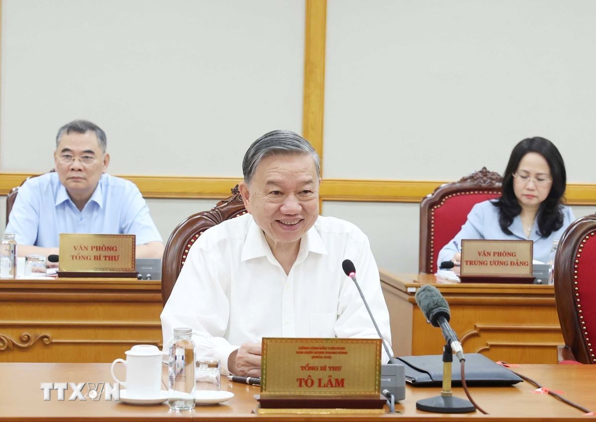 Tổng B&iacute; thư T&ocirc; L&acirc;m chủ tr&igrave; họp về sắp xếp tổ chức 
bộ m&aacute;y v&agrave; đơn vị h&agrave;nh ch&iacute;nh c&aacute;c cấp- Ảnh 1.