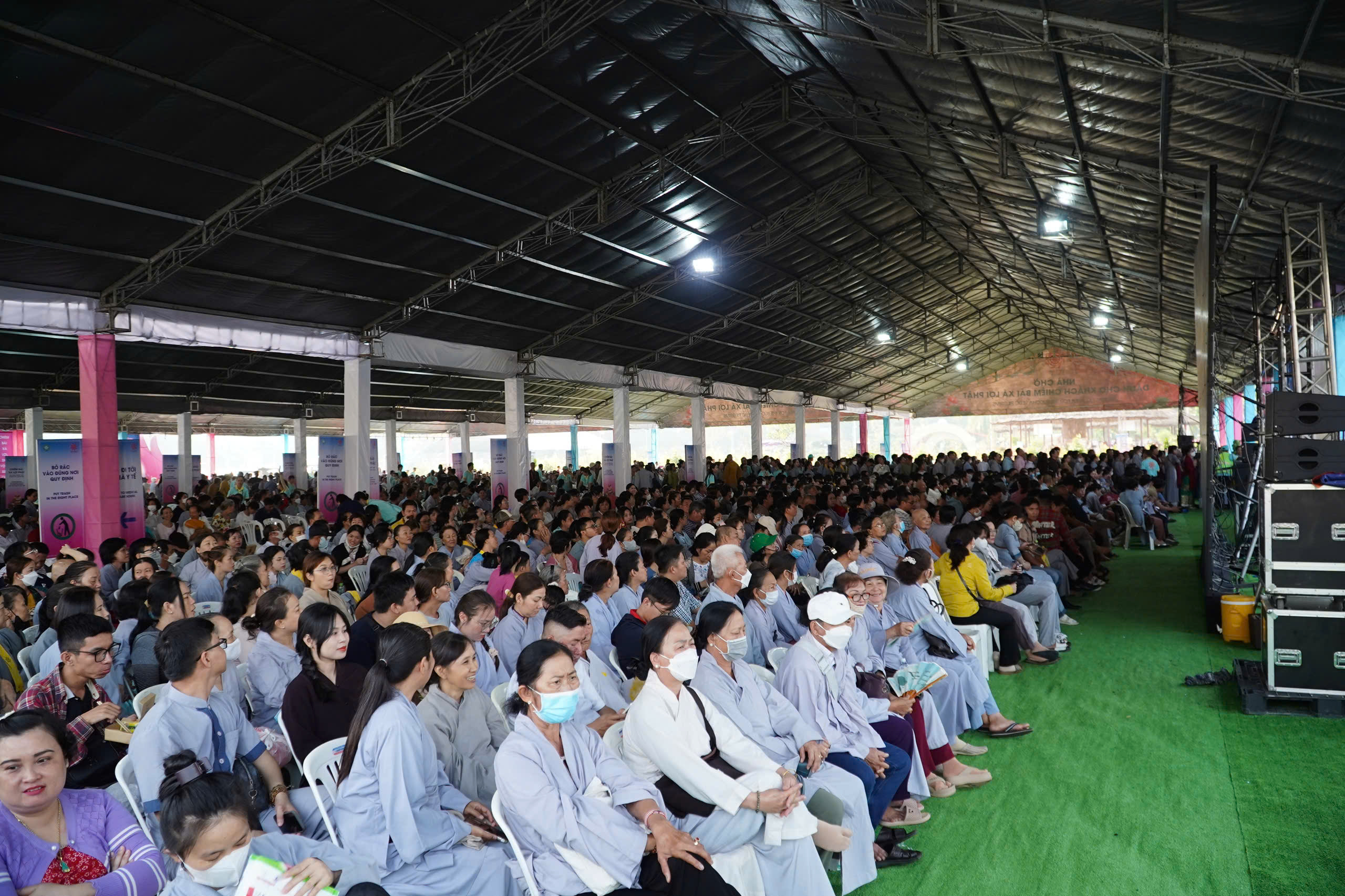 Ghi nhận sáng đầu tiên khai mở chiêm bái Xá lợi Đức Phật tại chùa Thanh Tâm- Ảnh 12.
