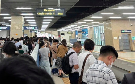 Đường sắt Cát Linh - Hà Đông bị lỗi, phải dùng xe buýt trung chuyển hành khách