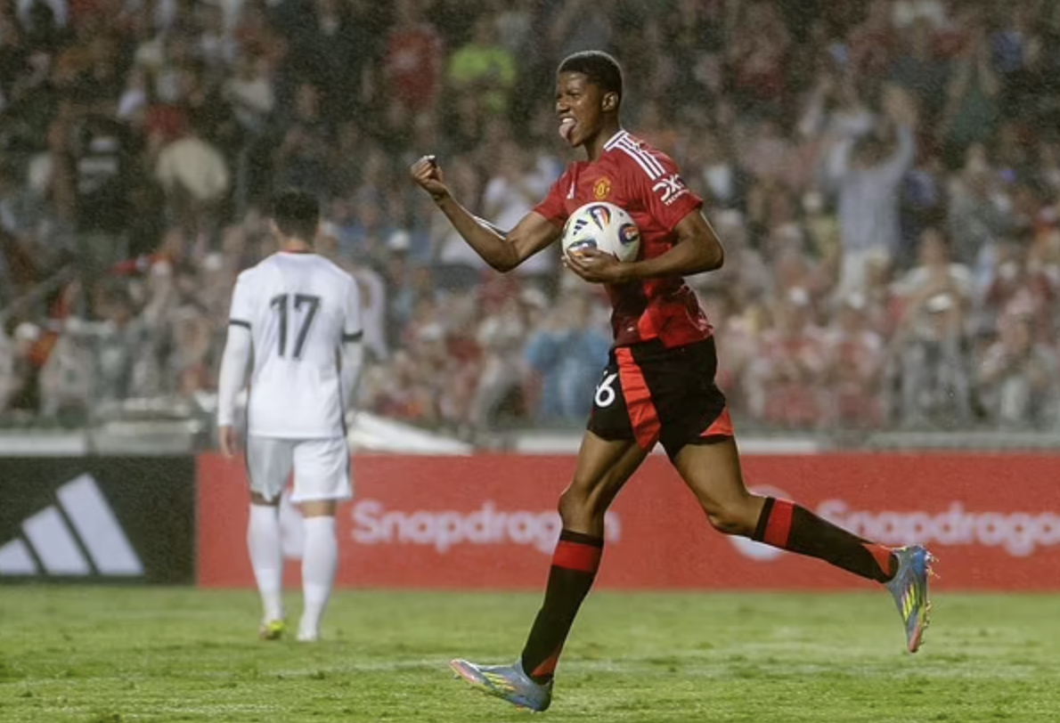 Man United thắng nhọc Hồng K&ocirc;ng (Trung Quốc), sắp mất thủ qu&acirc;n Bruno Fernandes - Ảnh 2.