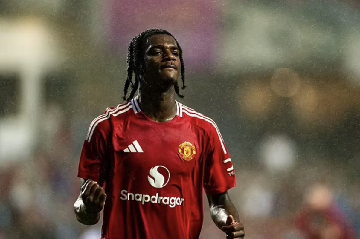 Man United thắng nhọc Hồng K&ocirc;ng (Trung Quốc), sắp mất thủ qu&acirc;n Bruno Fernandes - Ảnh 3.