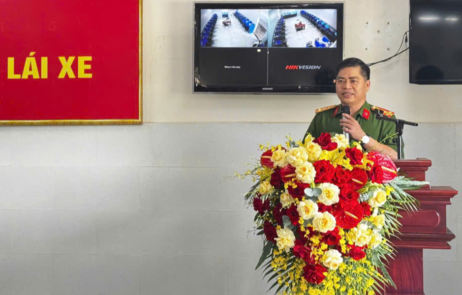 Những h&igrave;nh ảnh về kỳ s&aacute;t hạch l&aacute;i xe đầu ti&ecirc;n được Cảnh s&aacute;t giao th&ocirc;ng B&igrave;nh Dương tổ chức- Ảnh 1.