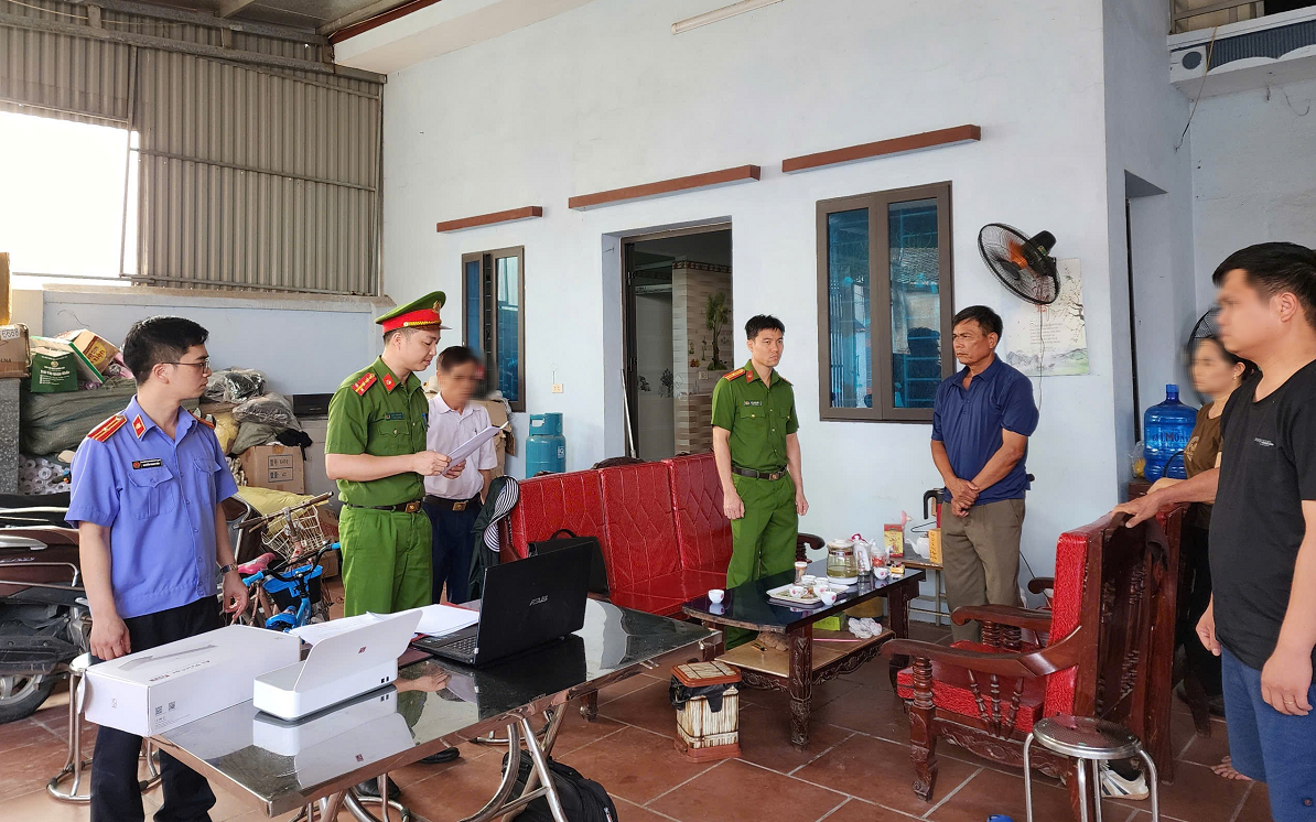 Bắt một cựu chủ tịch xã
