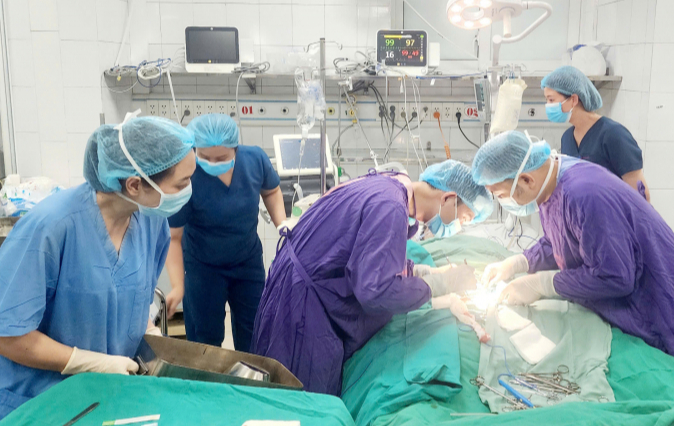 Người đàn ông 40 tuổi ngừng tim sau khi đi bơi- Ảnh 1.