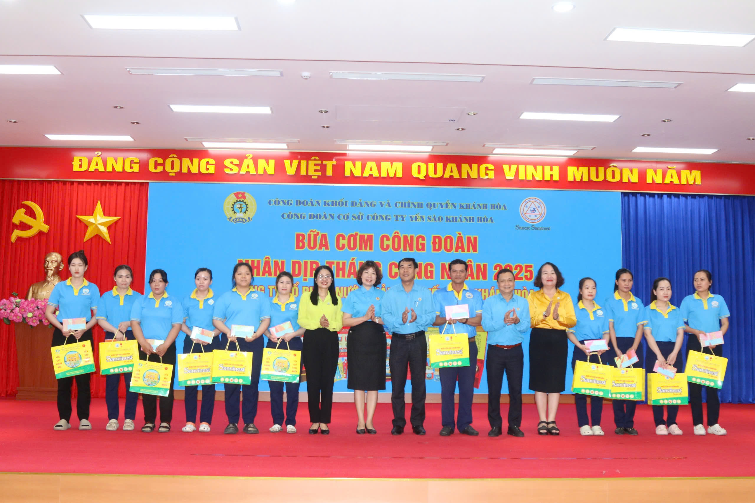 Sanvinest Khánh Hòa: Bữa cơm Công đoàn, gắn kết người lao động- Ảnh 1.