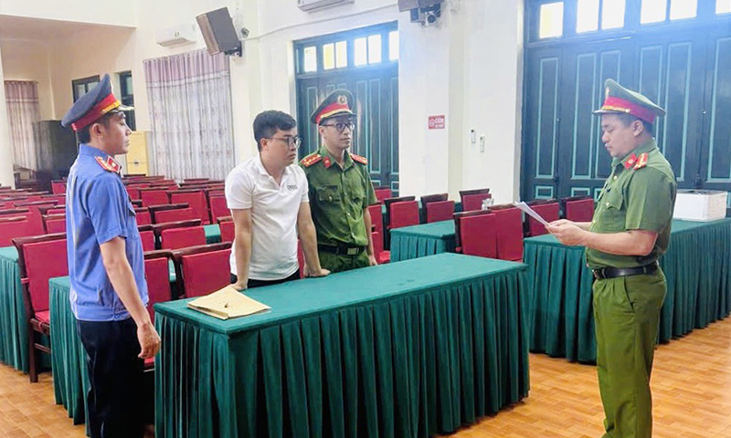 Quảng Bình: Triệt phá đường dây mua bán hóa đơn "ma" gần 350 tỉ đồng - Ảnh 3.