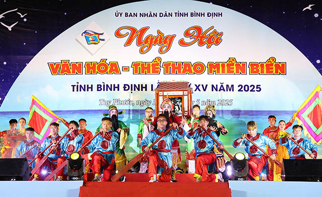 Hơn 400 người tham gia Ngày hội Văn hóa - Thể thao miền biển Bình Định
- Ảnh 3.