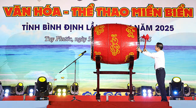 Hơn 400 người tham gia Ngày hội Văn hóa - Thể thao miền biển Bình Định
- Ảnh 1.