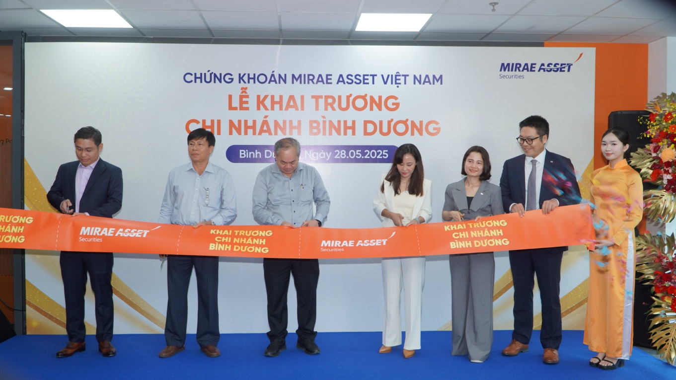 Chứng kho&aacute;n Mirae Asset khai trương chi nh&aacute;nh B&igrave;nh Dương- Ảnh 1.