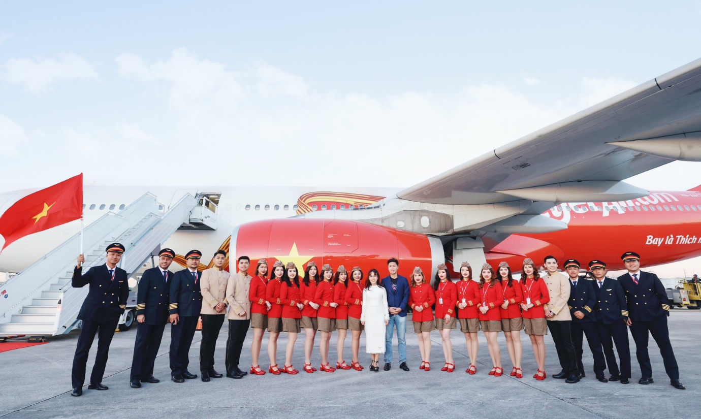 Đại hội cổ đ&ocirc;ng Vietjet 2025: Mở rộng mạng bay l&agrave; sứ mệnh- Ảnh 4.