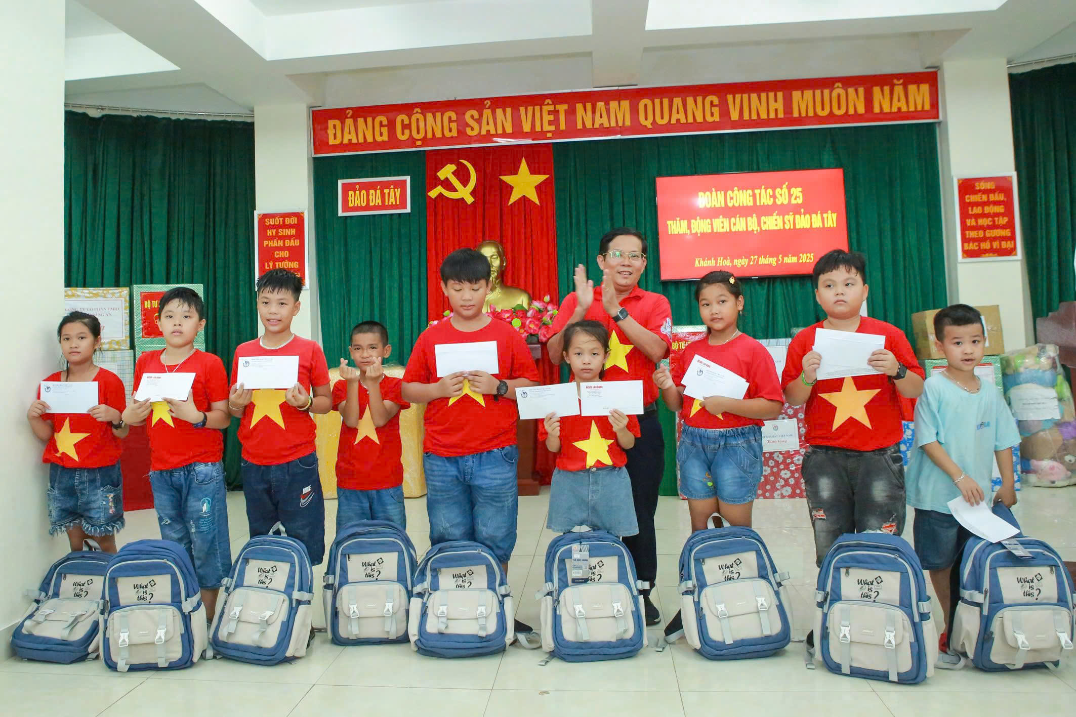 Hành trình 100 nhà báo đến với Trường Sa - Ảnh 10.