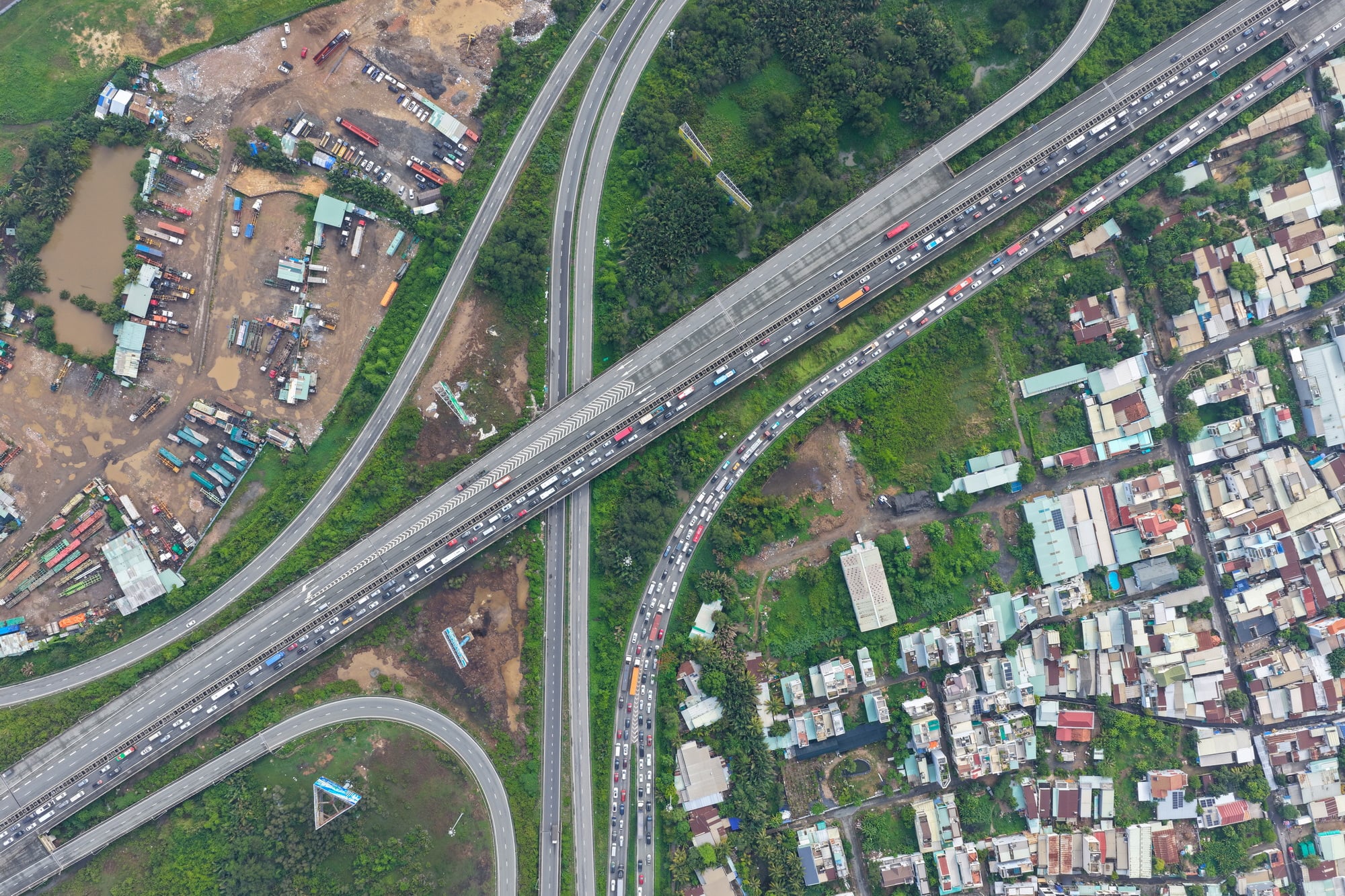 Tai nạn liên hoàn gây ùn tắc kéo dài trên cao tốc TP HCM - Long Thành - Dầu Giây- Ảnh 8.