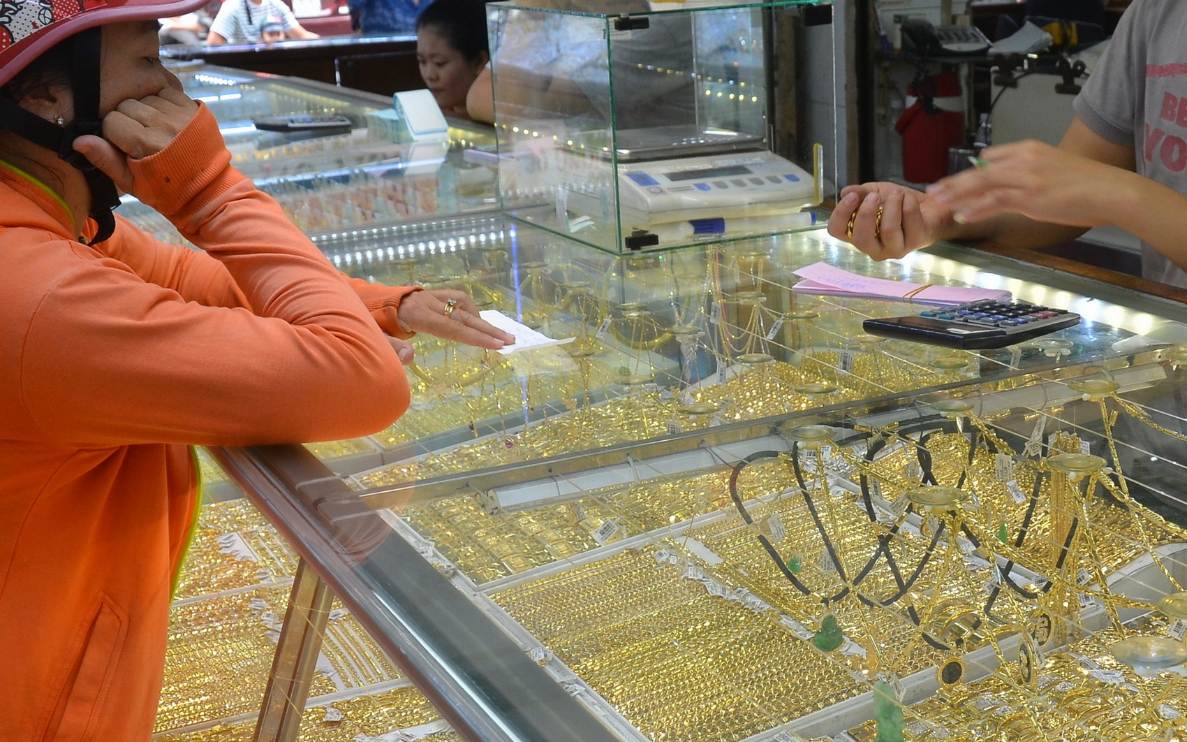 Giá vàng hôm nay, 31-5: Bất ngờ lao dốc