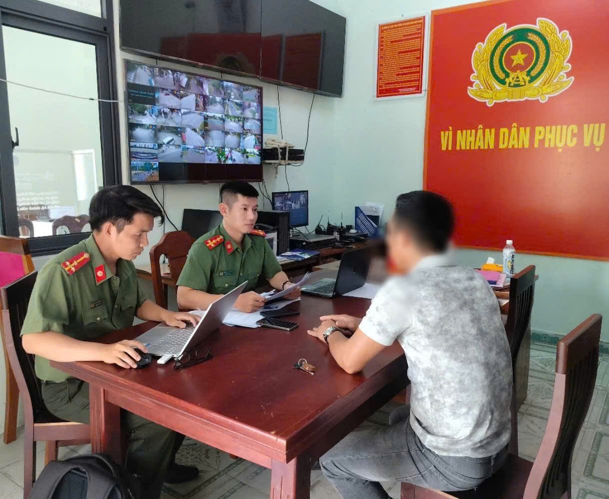 Bất ngờ với &ldquo;m&agrave;n&rdquo; livestream "bắt c&oacute;c cho qu&agrave; bỏ thuốc m&ecirc;" ở Đ&agrave; Nẵng- Ảnh 2.