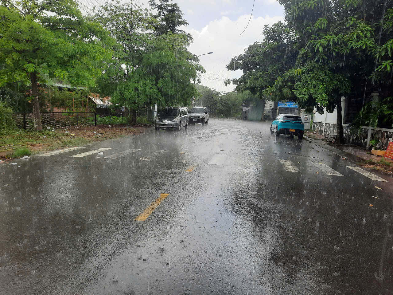 TP HCM: S&aacute;ng nay, TP Thủ Đức c&oacute; mưa to - Ảnh 1.