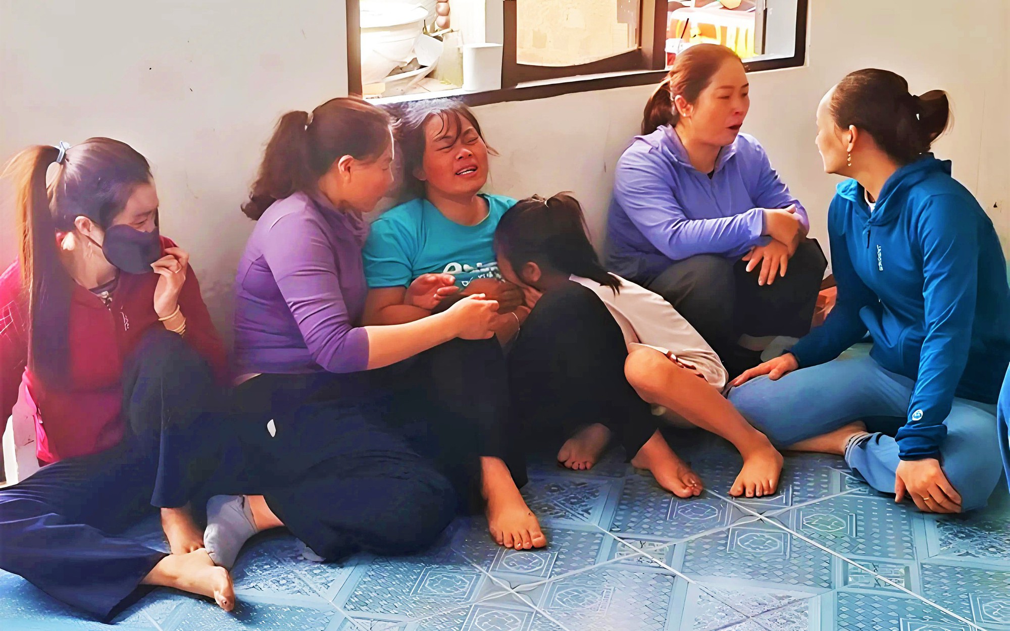 Mở rộng tìm kiếm ngư dân mất tích, 3 con thơ ngóng cha từng ngày!