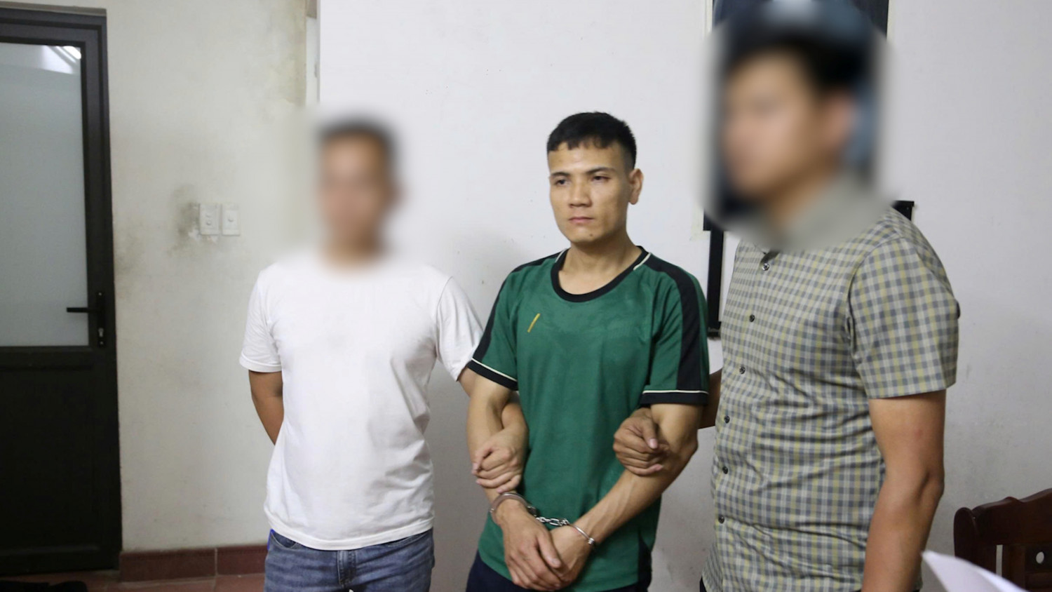 Nghi phạm l&agrave;m g&igrave; sau khi g&acirc;y ra vụ cướp ng&acirc;n h&agrave;ng?- Ảnh 1.