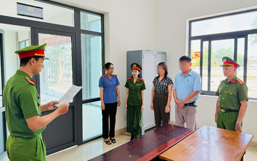 Bắt tạm giam 1 chủ tịch xã 