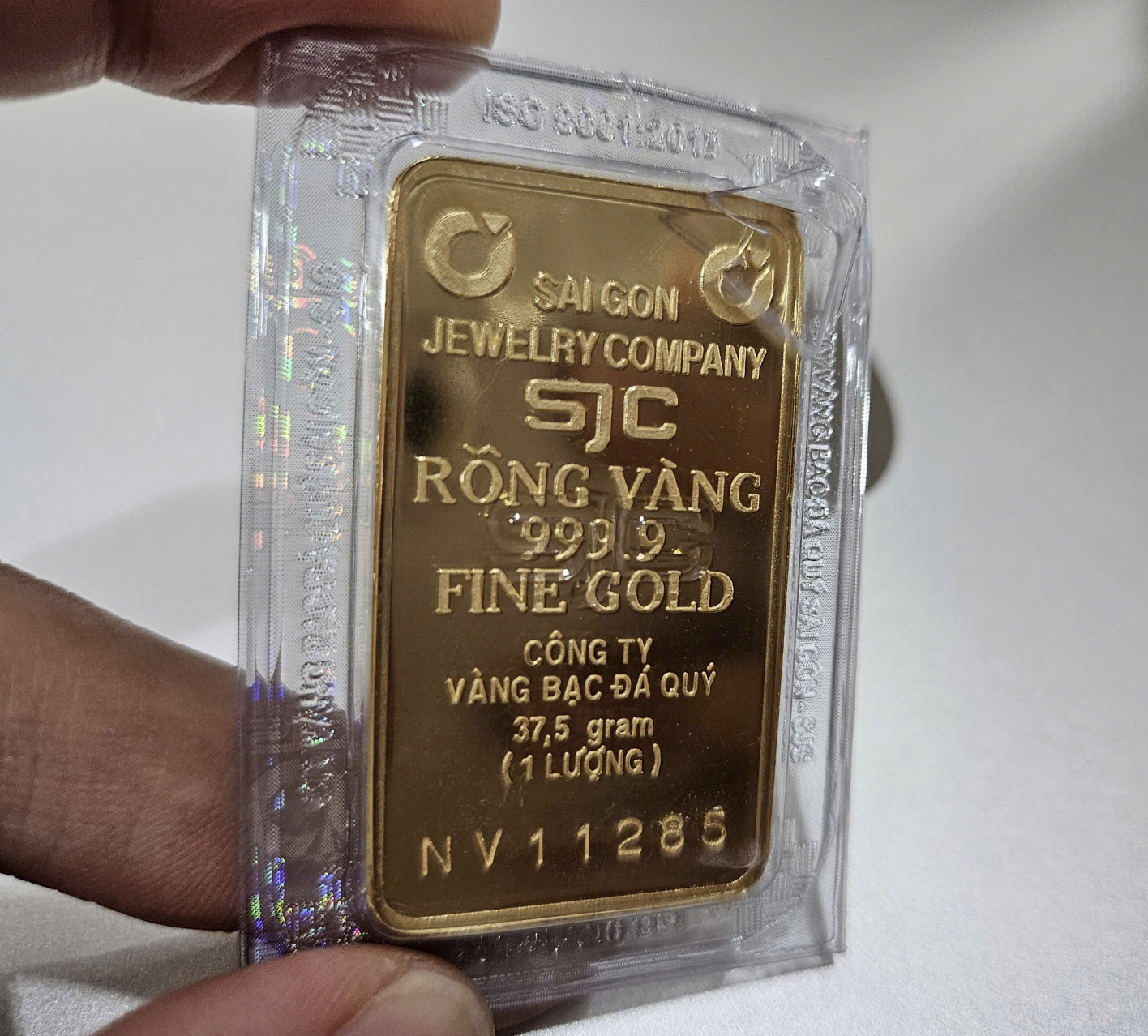 Giá vàng miếng SJC chạm mốc 122 triệu đồng / lượng , tăng mạnh trong bối cảnh toàn cầu - Ảnh 2.