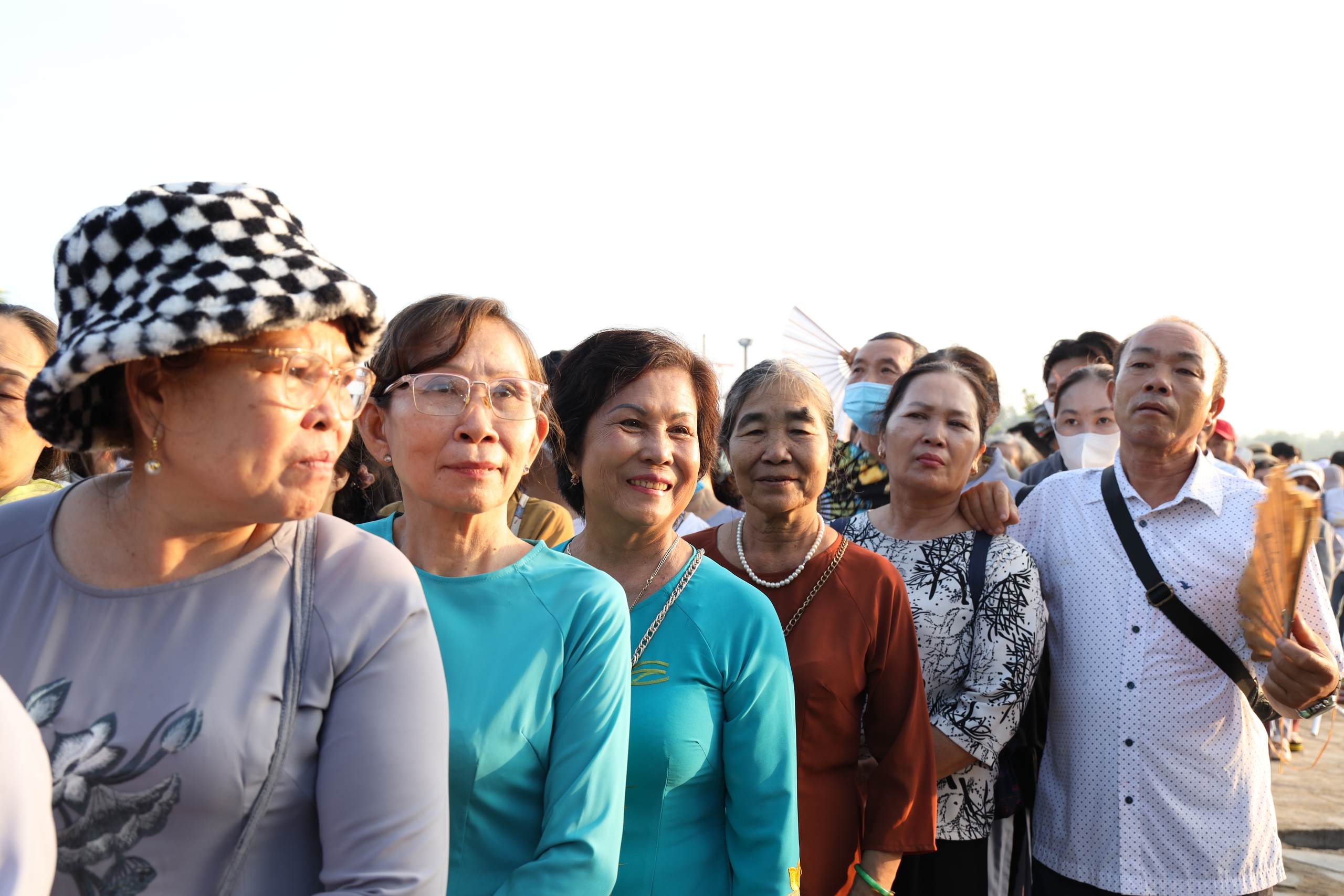 TP HCM: Hàng ngàn người đang hướng về chùa Thanh Tâm- Ảnh 14.