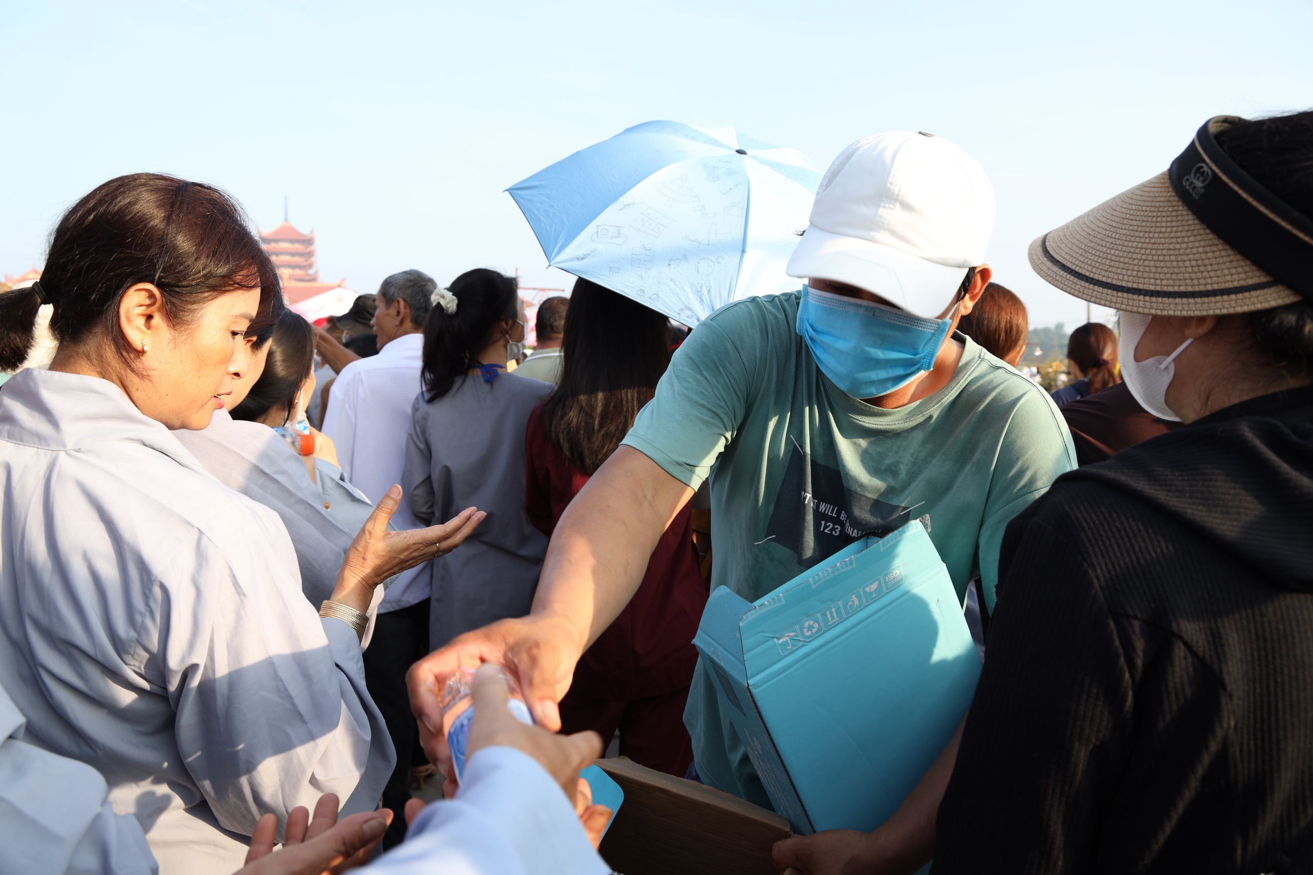 TP HCM: Hàng ngàn người đang hướng về chùa Thanh Tâm- Ảnh 7.