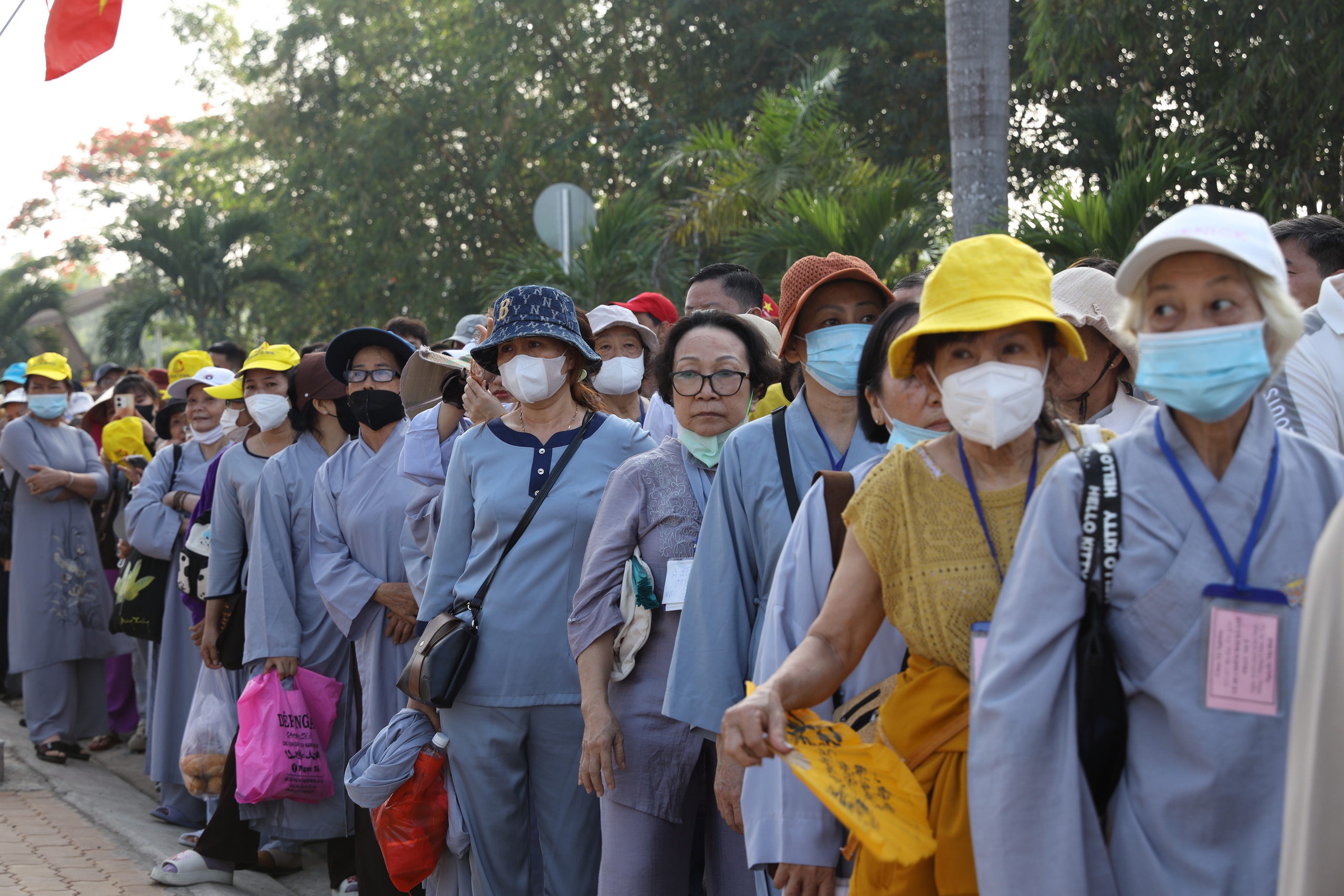 TP HCM: Hàng ngàn người đang hướng về chùa Thanh Tâm- Ảnh 12.