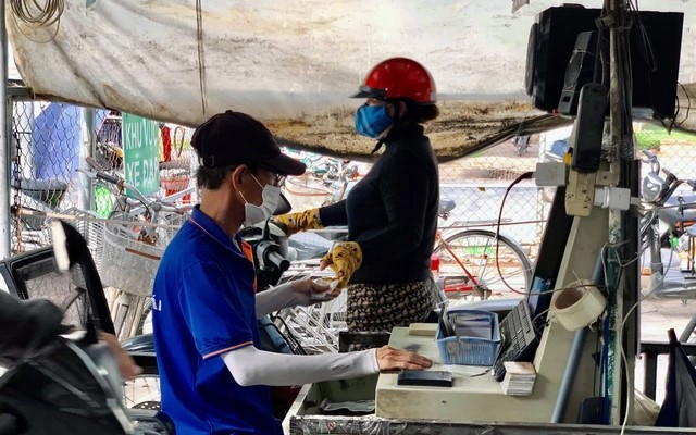 Mạnh tay xử lý việc "chặt chém" giá giữ xe
