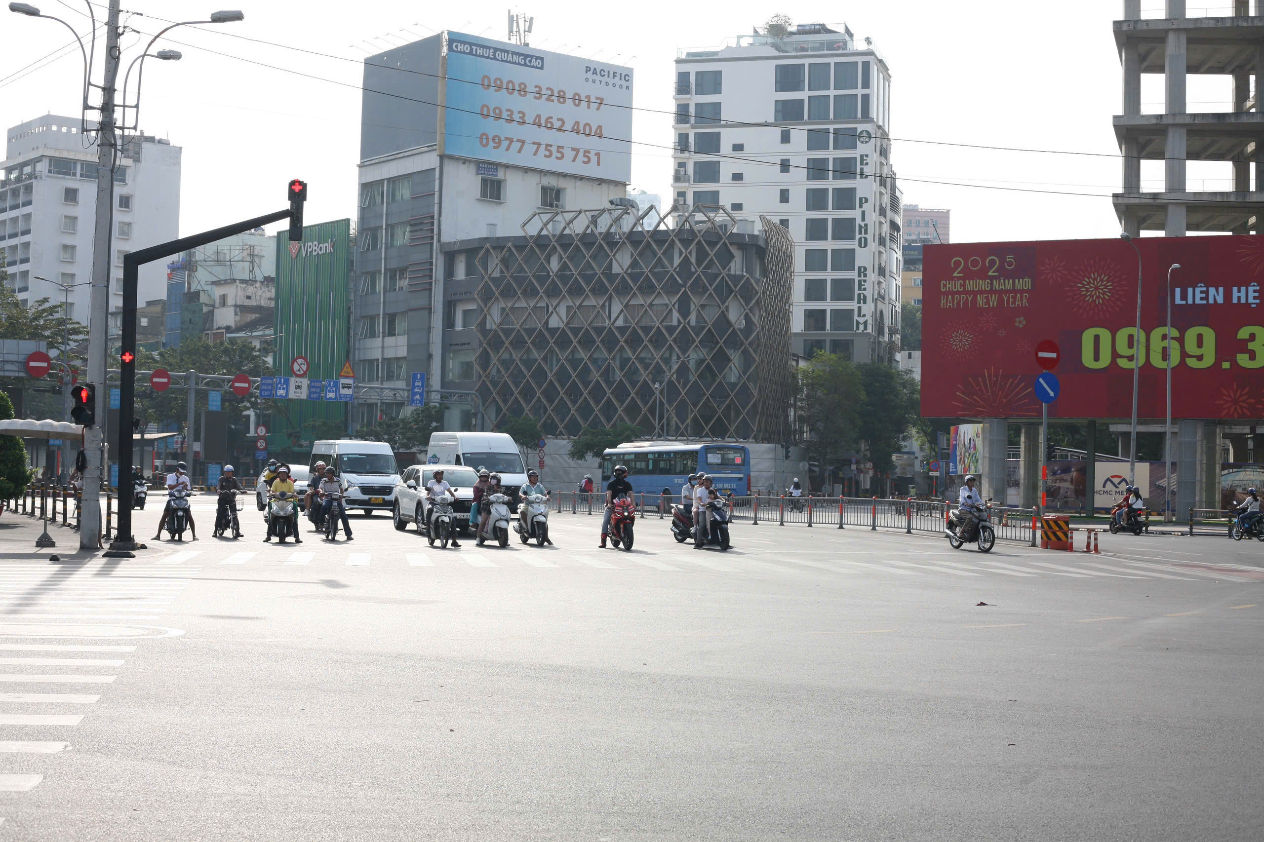 Thời tiết TP HCM hôm nay, 4-5: Ban ngày nắng nóng, về chiều có mưa- Ảnh 1.