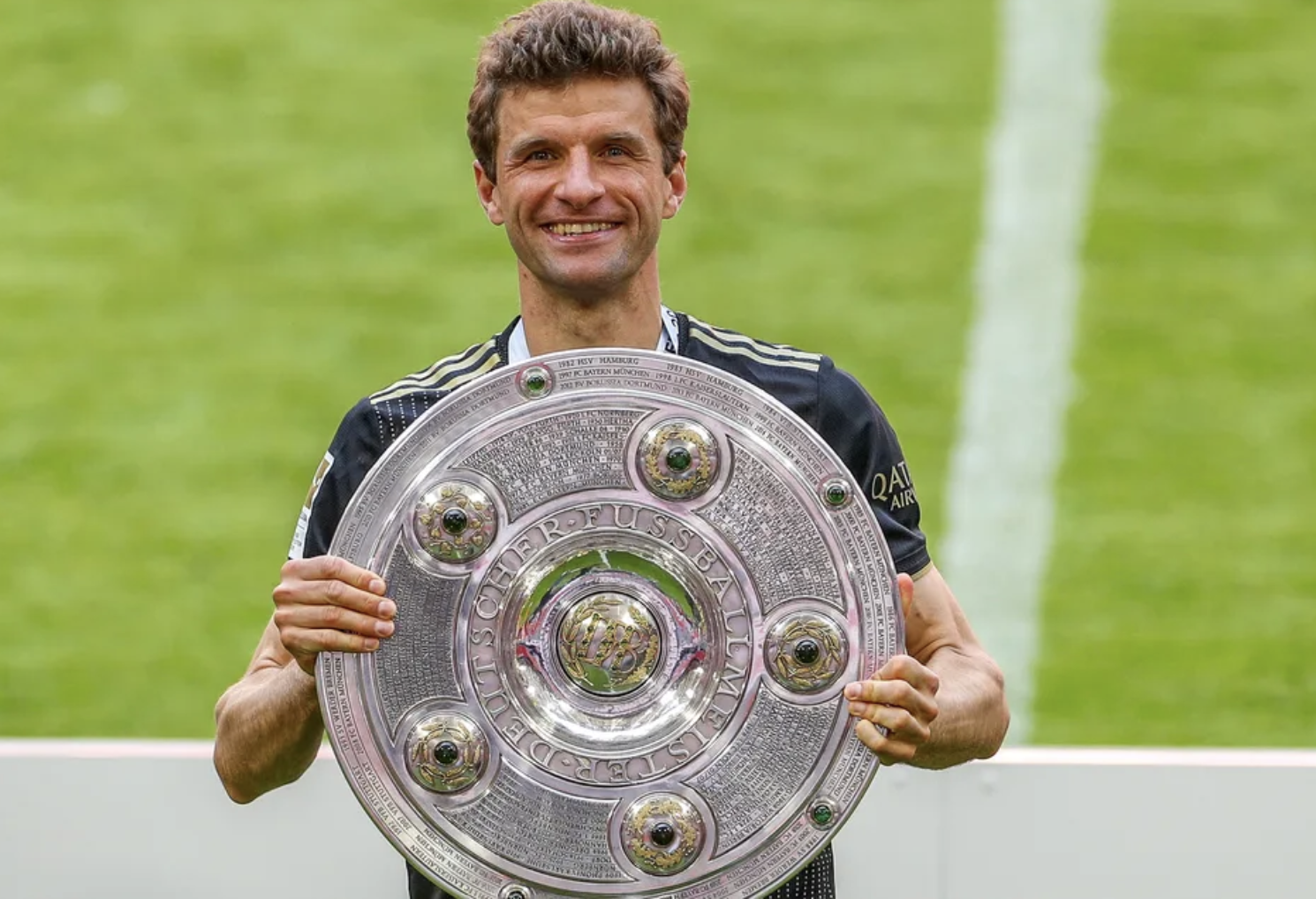 Leverkusen "dâng" cúp, Bayern Munich và Harry Kane vô địch Bundesliga- Ảnh 6.