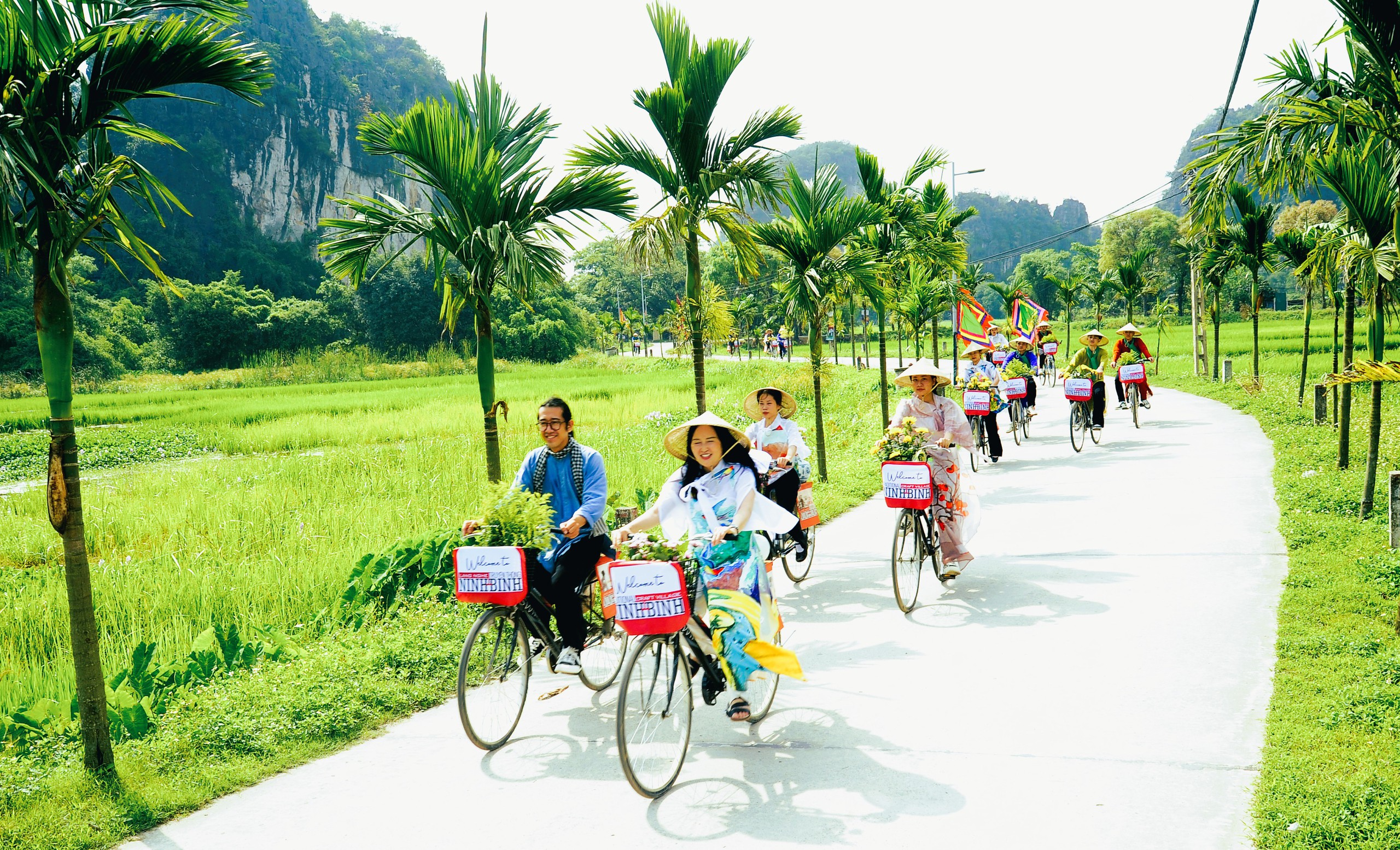 Kỳ nghỉ lễ 30-4 v&agrave; 1-5, Ninh B&igrave;nh bội thu với doanh thu hơn 1.000 tỉ đồng - Ảnh 1.