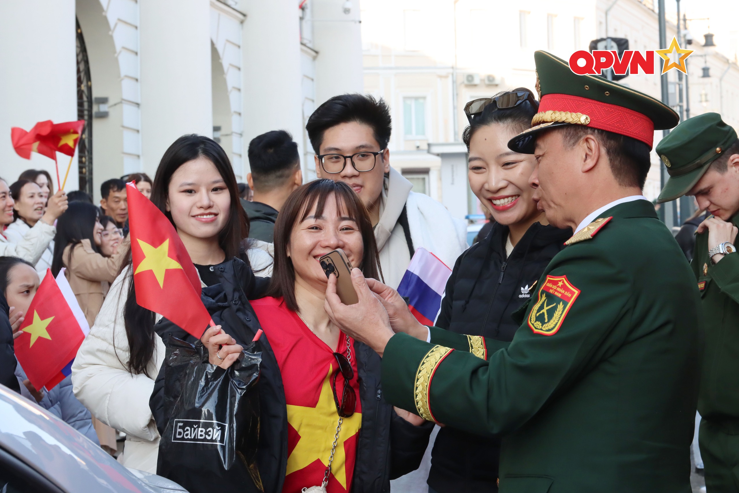 VIDEO: Quân nhân Việt Nam tham gia sơ duyệt Lễ duyệt binh trên Quảng trường Đỏ- Ảnh 11.