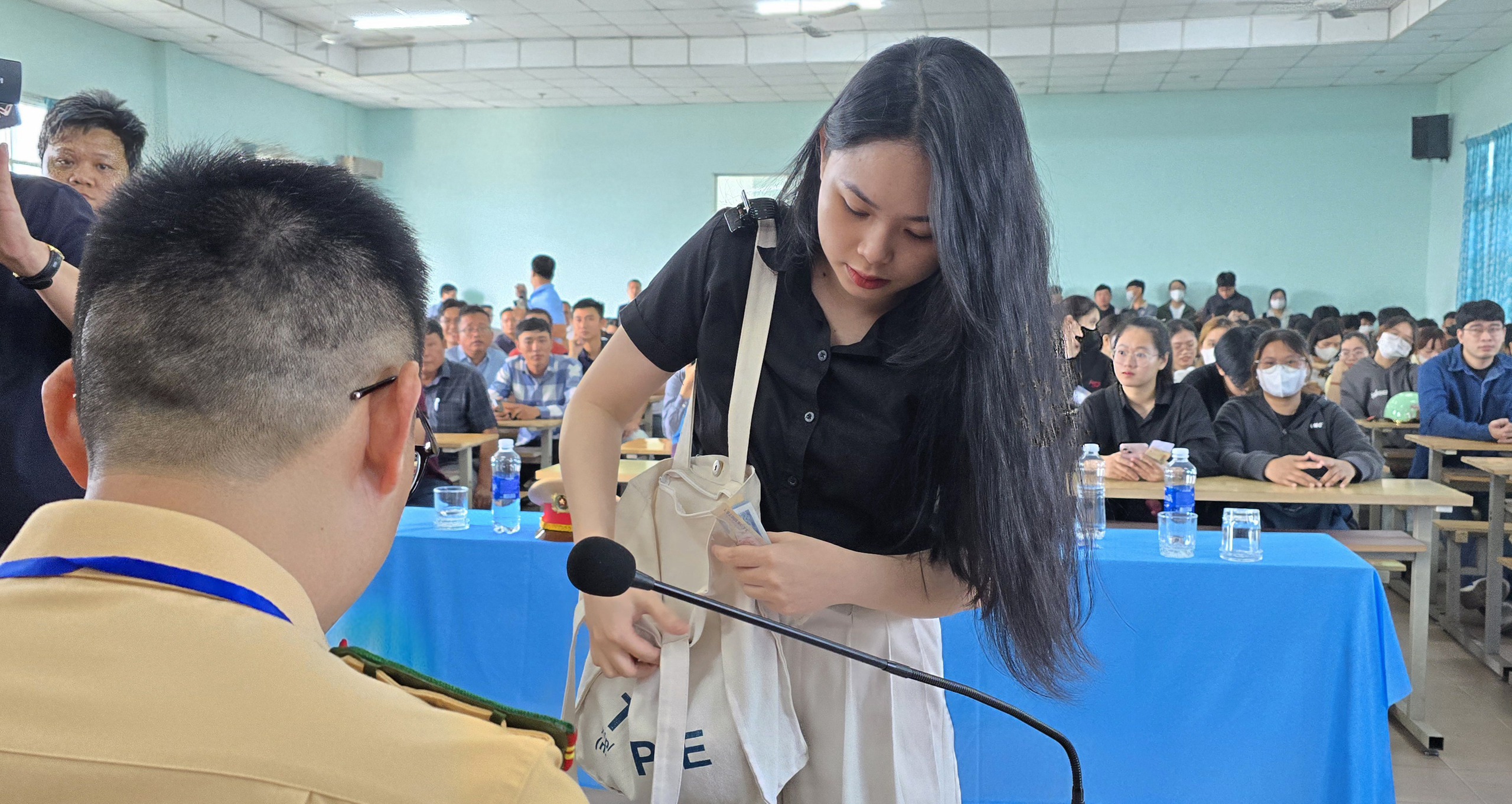 Lãnh đạo Công an Đà Nẵng xin lỗi người dân do chậm tổ chức sát hạch lái xe- Ảnh 3.