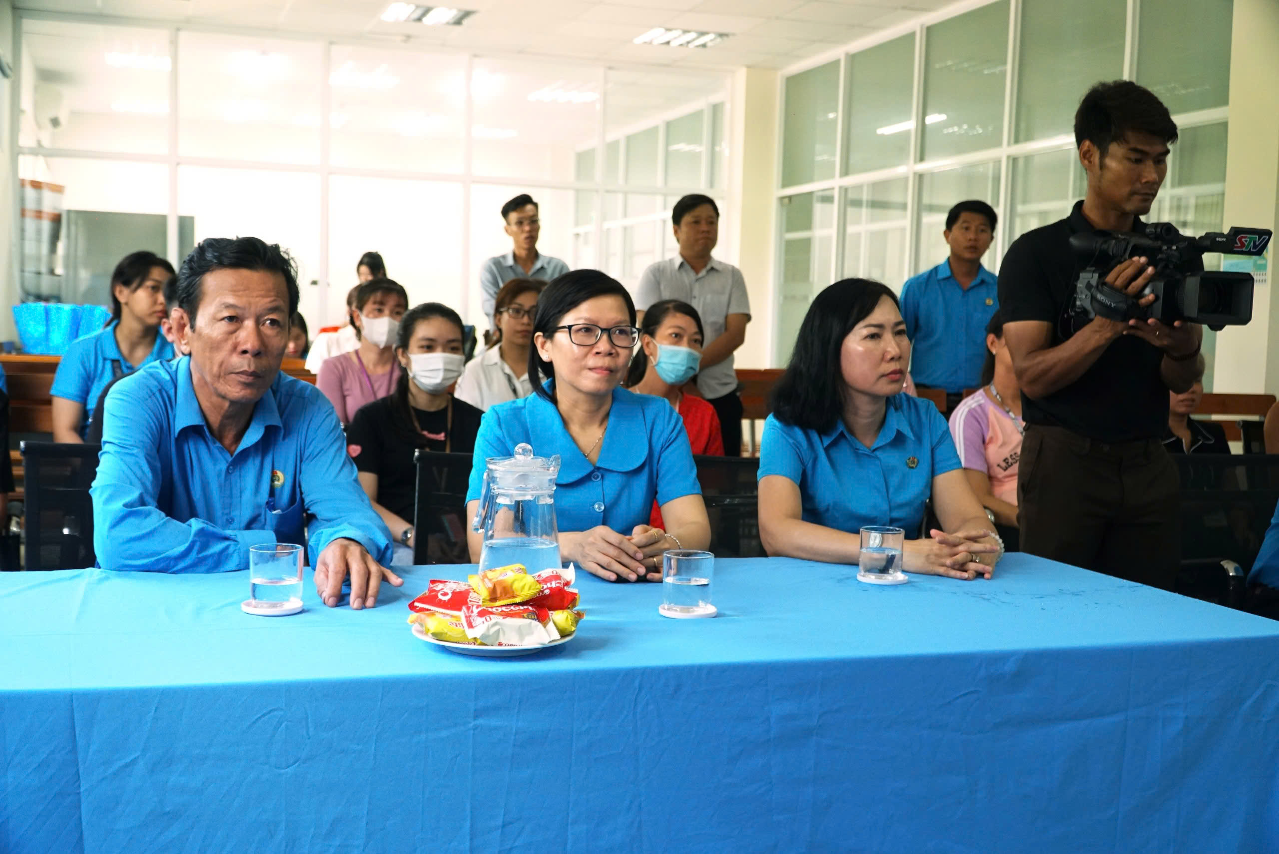 B&agrave;i h&aacute;t &ldquo;Viết tiếp c&acirc;u chuyện h&ograve;a b&igrave;nh&rdquo; xuất hiện tại sự kiện lớn ở S&oacute;c Trăng - Ảnh 2.