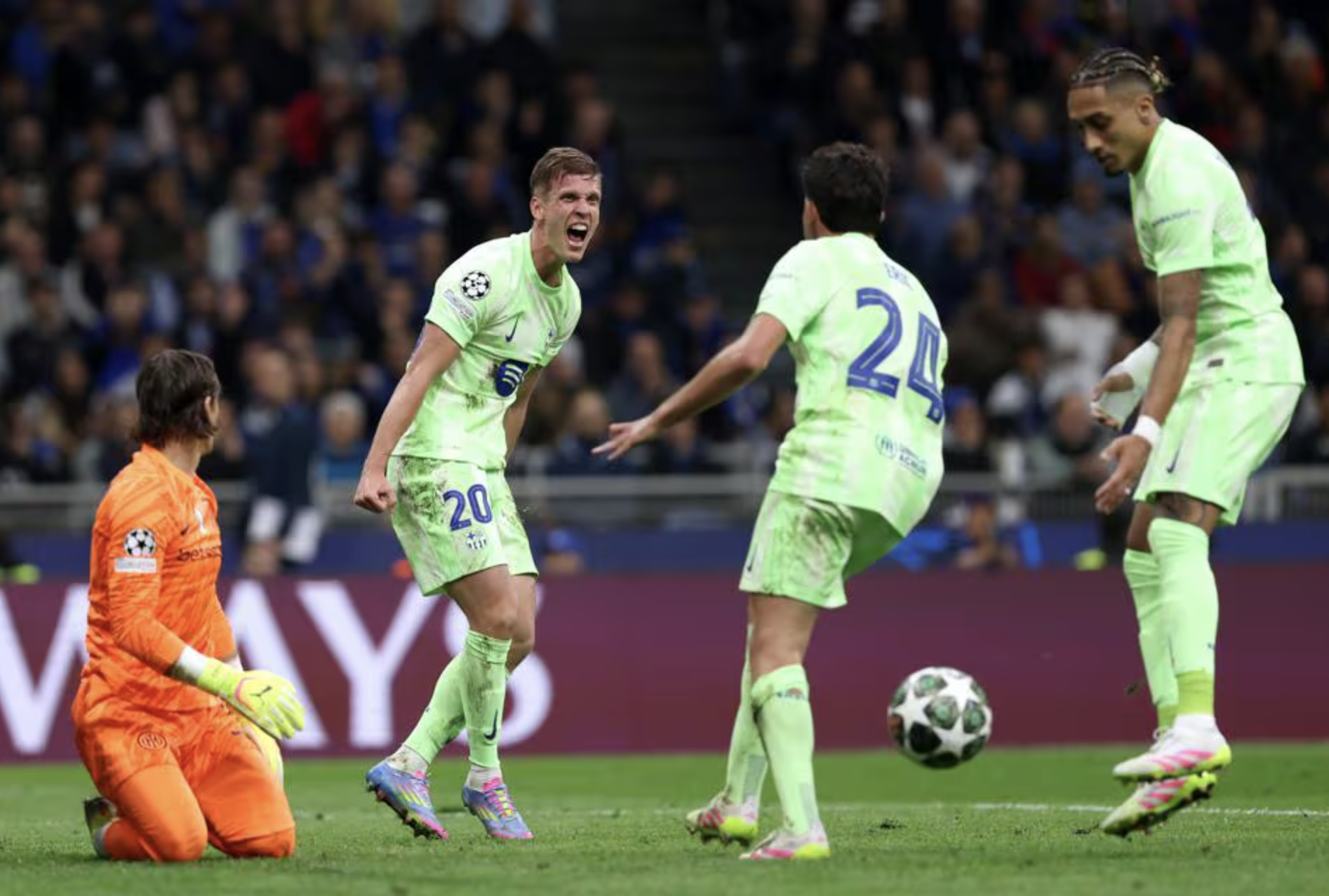 Barcelona thua trận cầu 7 bàn, Inter Milan vào chung kết Champions League- Ảnh 6.